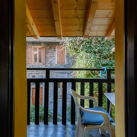 Willow House By Quokka 360 - In The Historic Village Of Appartement Sala Comacina