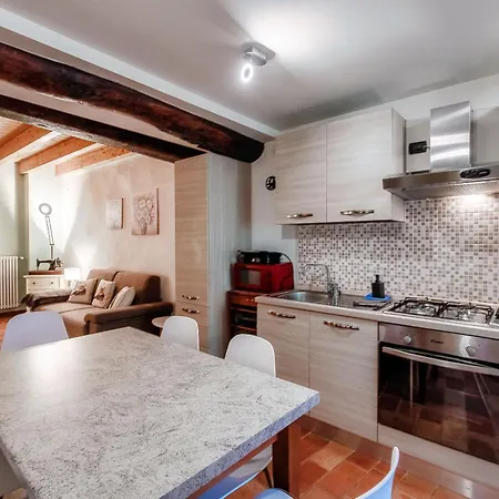 Willow House By Quokka 360 - In The Heart Of * Sala Comacina