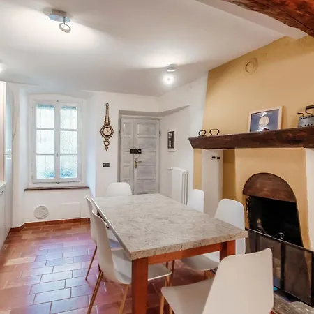 Willow House By Quokka 360 - In The Heart Of * Sala Comacina