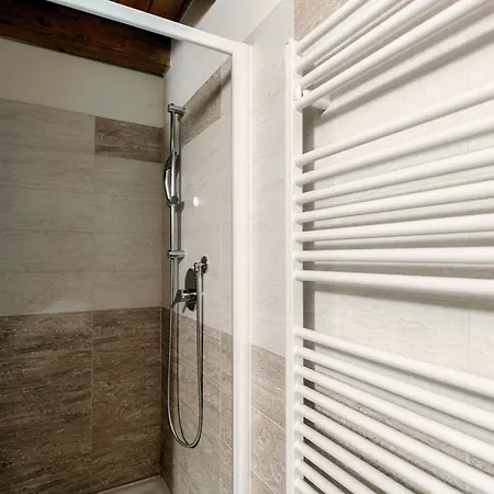 Willow House By Quokka 360 - In The Heart Of * Sala Comacina